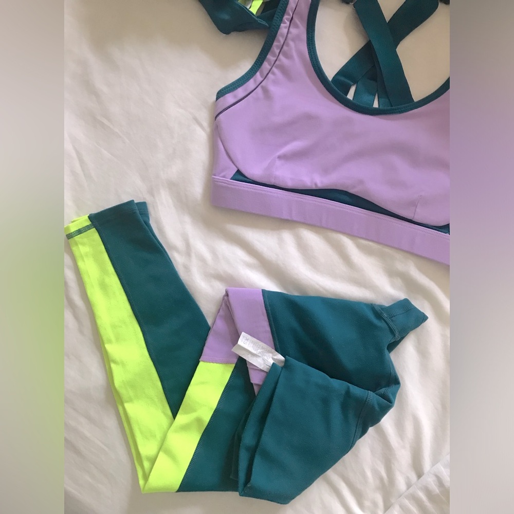 Fabletics 3 pieces athletic matching set, crisscross back, color block